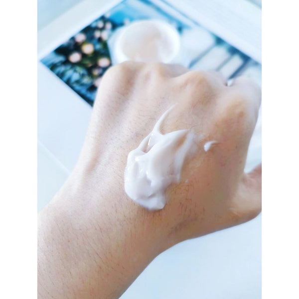 Axxzia Beauty Force Moist Rich Cream Luxurious Face Cream 30g