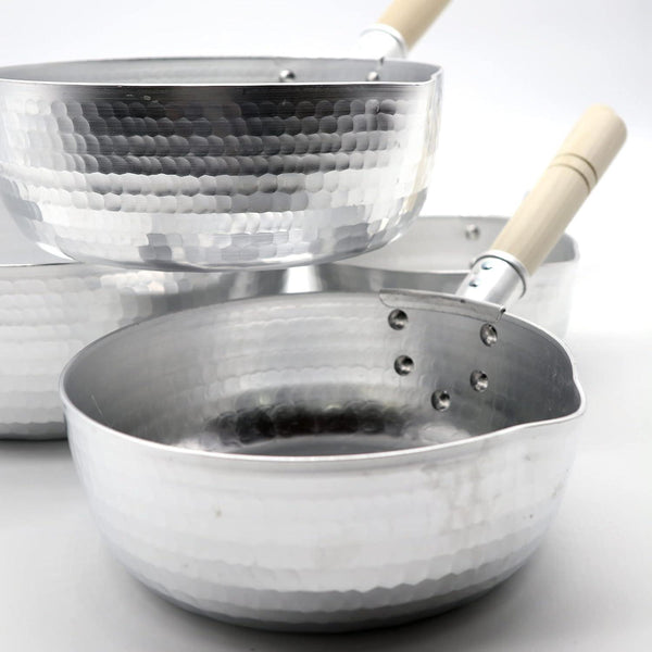 Kiya Lightweight Yukihira Pot Hammered Aluminum Saucepan 1.5L