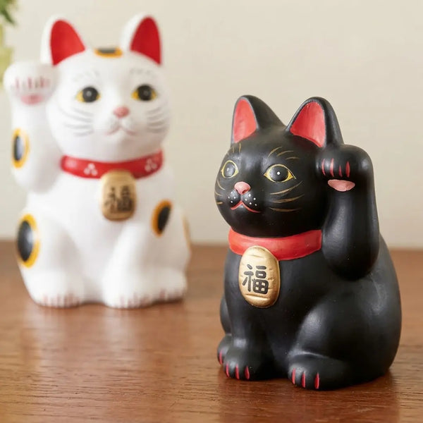 Handmade Japanese Maneki Neko Lucky Cat Ceramic Figurine Black 8cm