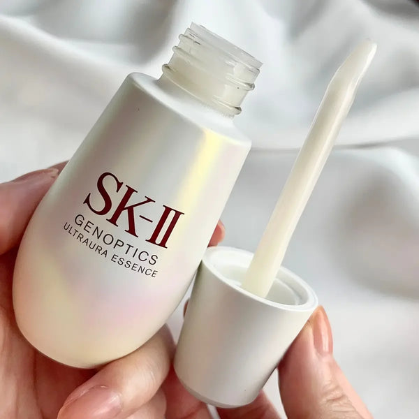 SK-II-Genoptics-Ultraura-Essence-Luxurious-Face-Serum-30ml	-4-2024-03-18T07:43:36.576Z.webp